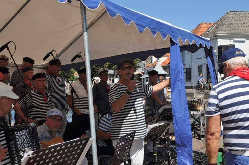 Stuurloos op het zeemanskorenfestival in Elburg