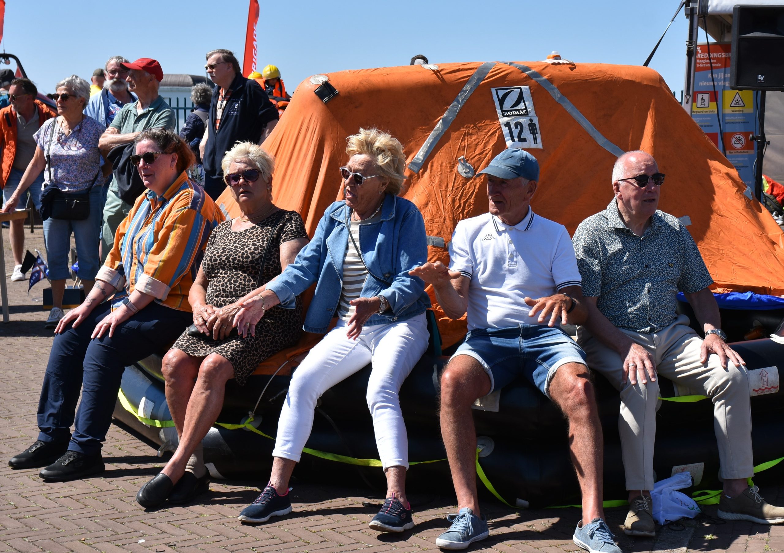 KNRM-redders op zee